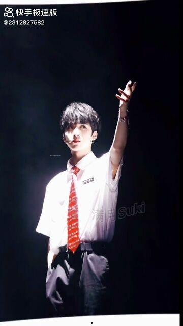 代峰峻照片,捕捉光影中的魅力瞬间  第2张